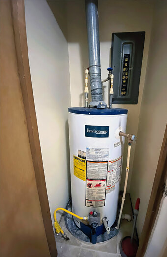 https://madeleyhotwater.com.au/uploads/2025/06/gas-hot-water-system-40702.jpg