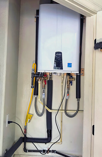 https://madeleyhotwater.com.au/uploads/2025/06/instant-hot-water-systems-35536.jpg